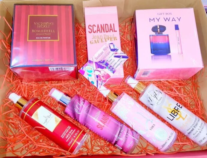 pack parfum 7 pièce 💕💕 3 parfum+4 brume +cadeau 🎁