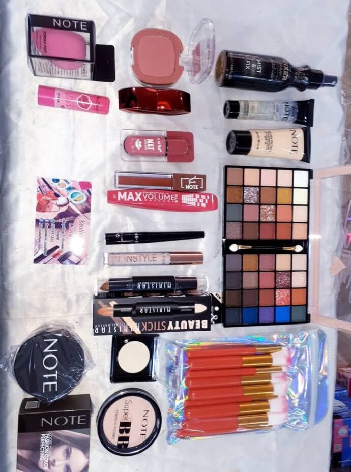 pack maquillage 18 pièce
