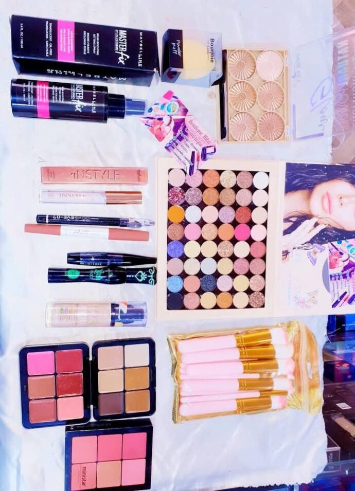 pack maquillage 12 pièce