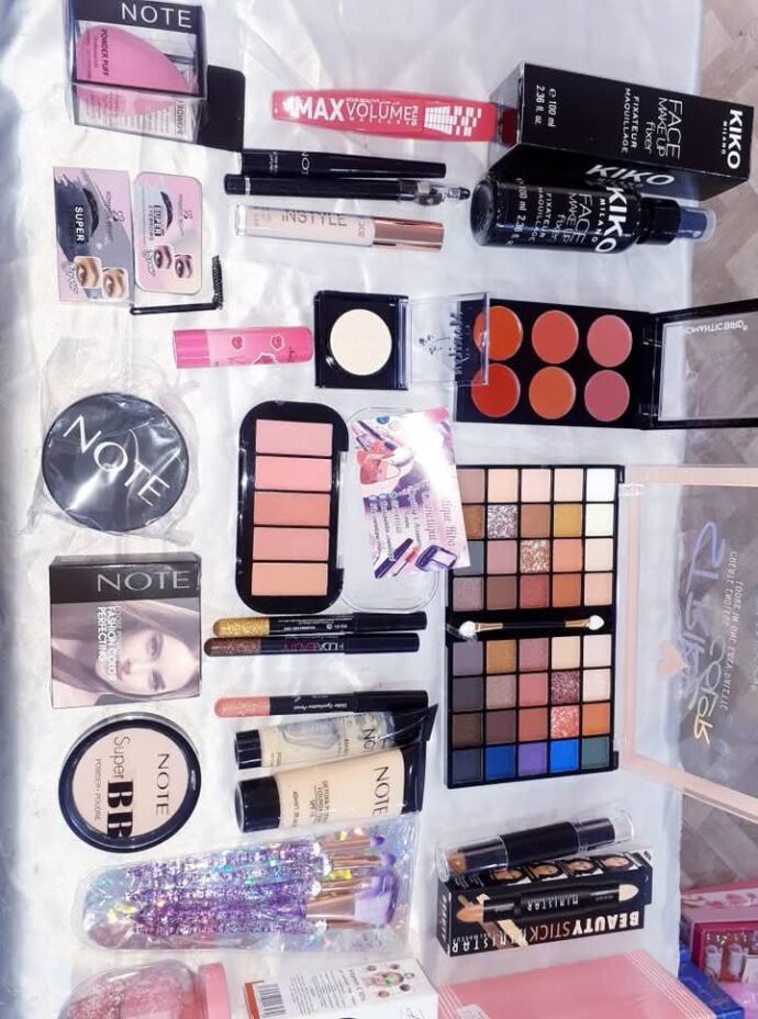 🌷pack maquillage 21 pièce 🌷